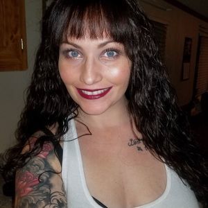 Meet your Posher, Adrienne